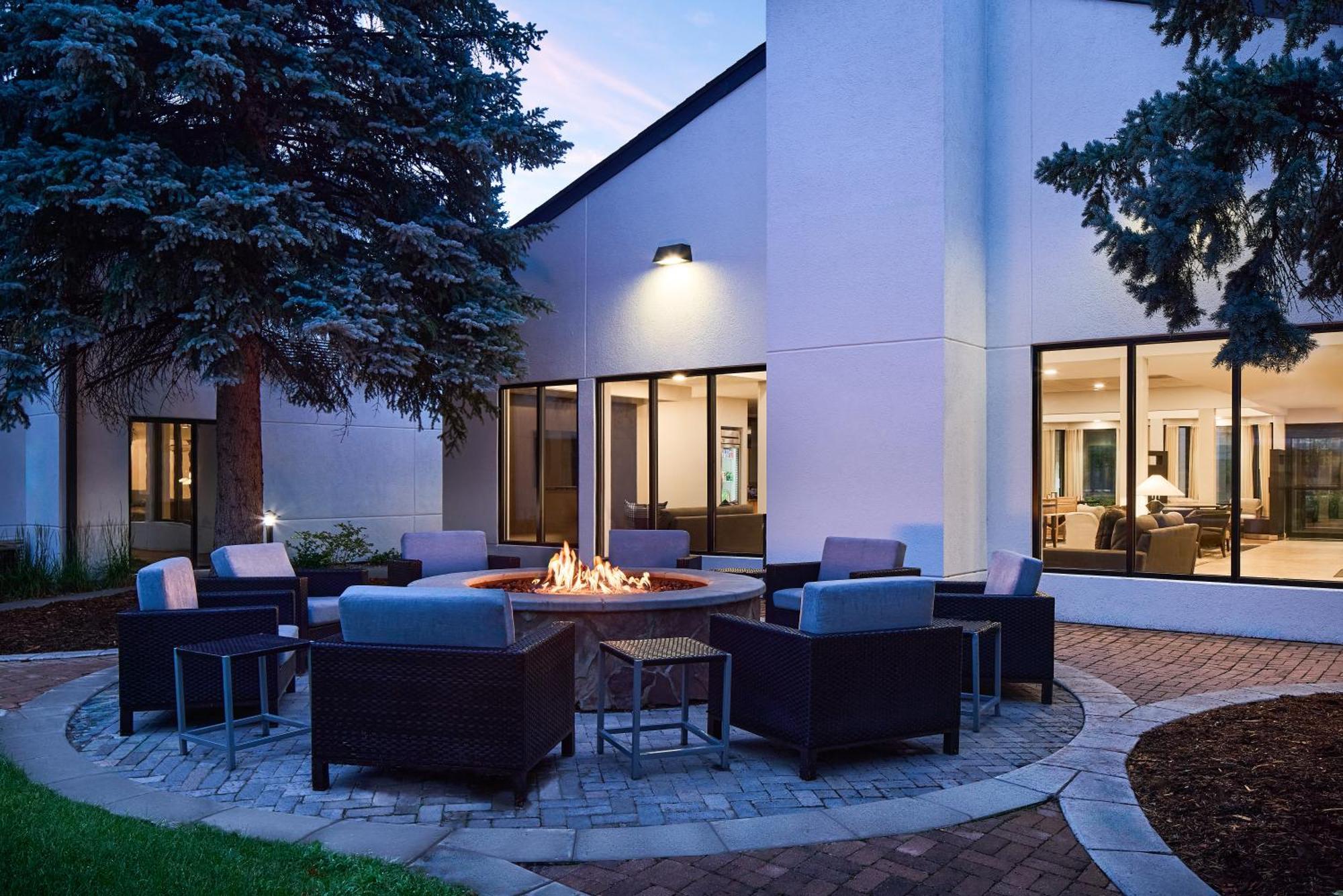 Courtyard By Marriott Fort Collins Exterior photo