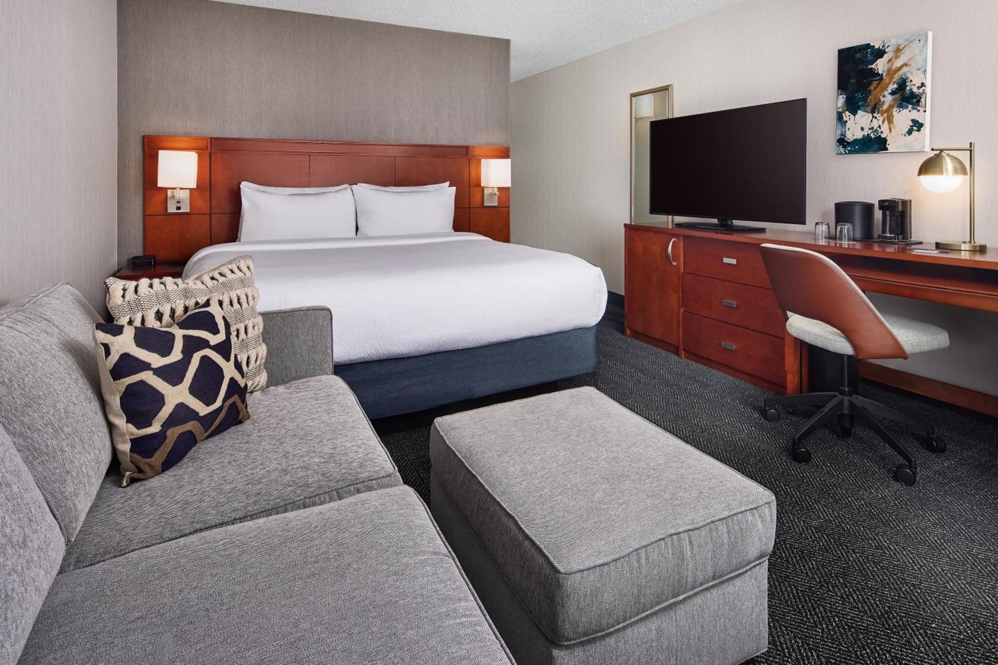 Courtyard By Marriott Fort Collins Exterior photo