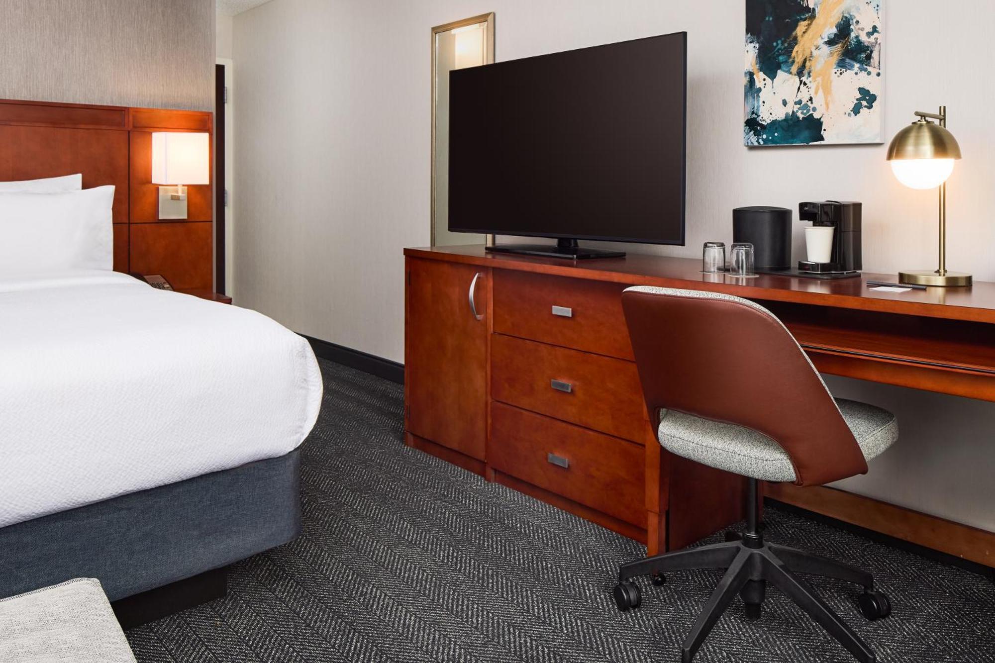 Courtyard By Marriott Fort Collins Exterior photo