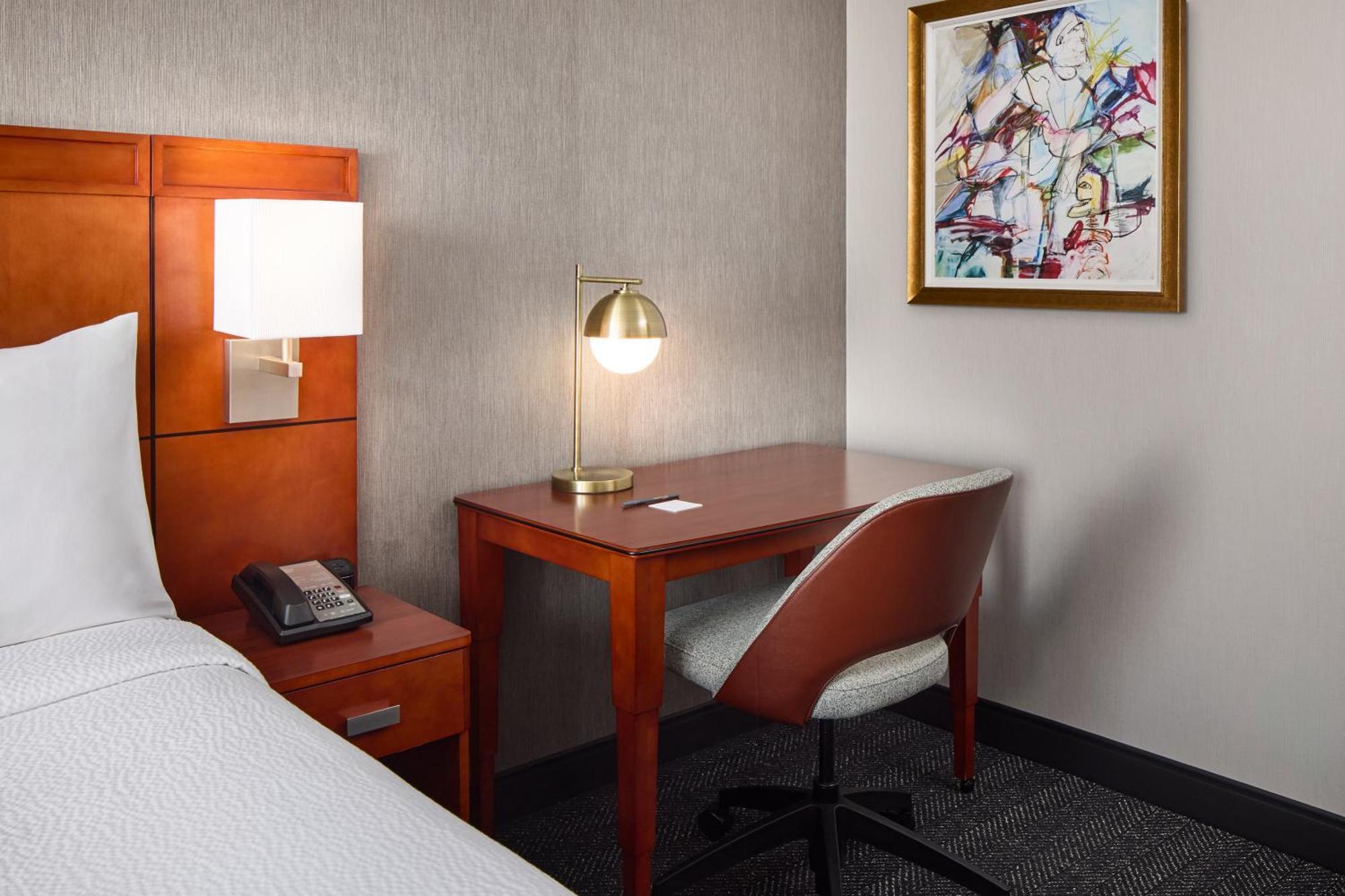 Courtyard By Marriott Fort Collins Exterior photo